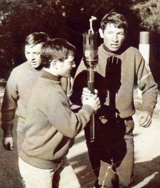 Flamme Olympique en février 1968 sur la route de la Colmiane, au lieu-dit la Pausa